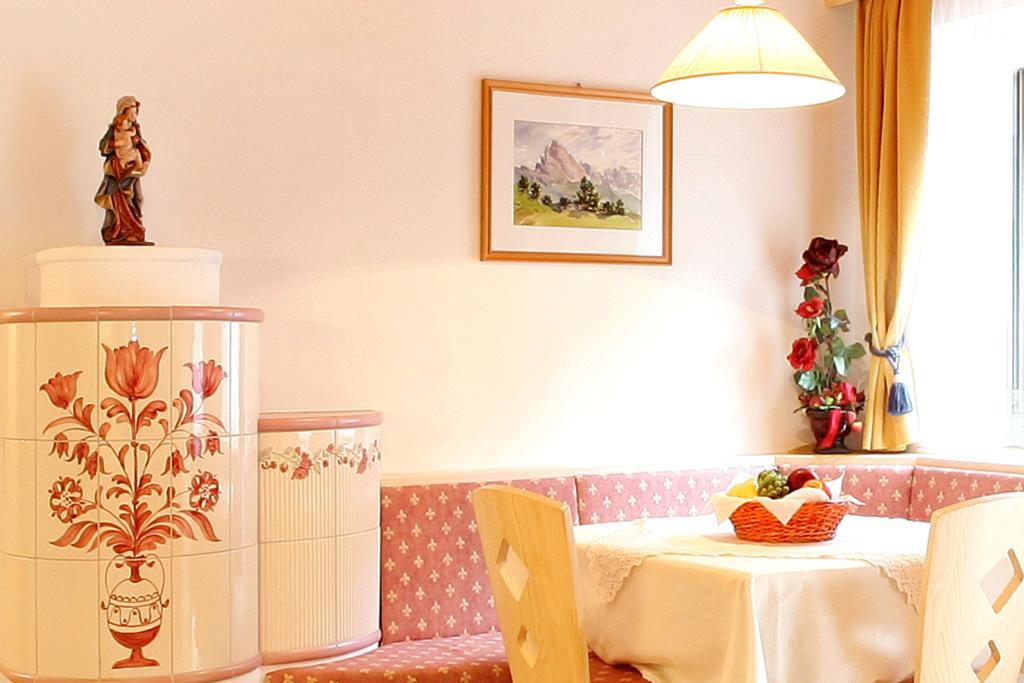 Garni B&B Schenk Selva di Val Gardena Quarto foto