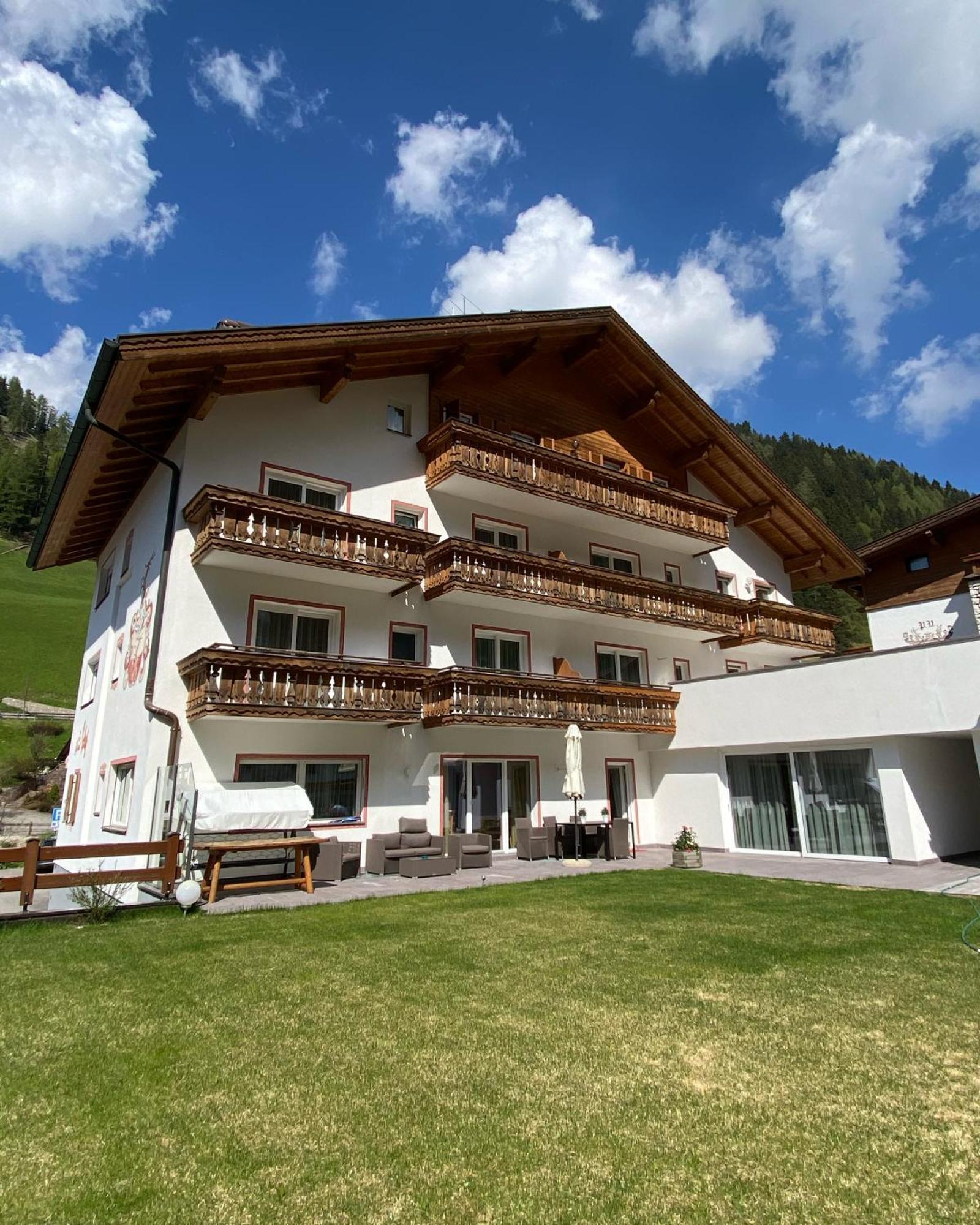 Garni B&B Schenk Selva di Val Gardena Exterior foto